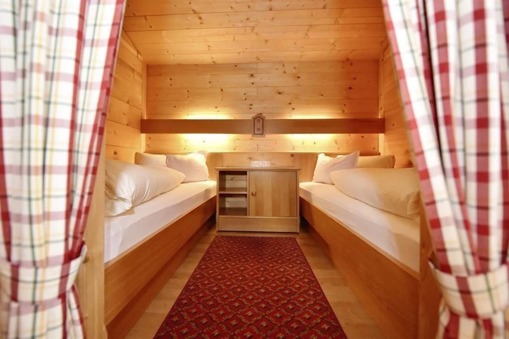 Bed and Breakfast Berghof Gundalatsch à Gaschurn Extérieur photo