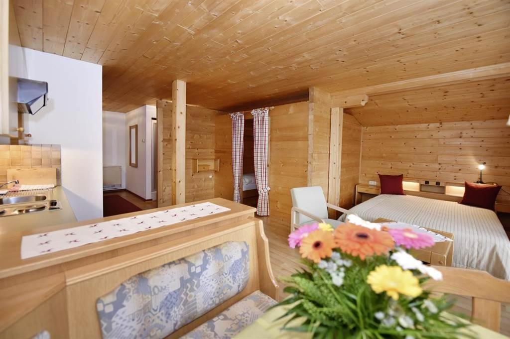 Bed and Breakfast Berghof Gundalatsch à Gaschurn Extérieur photo