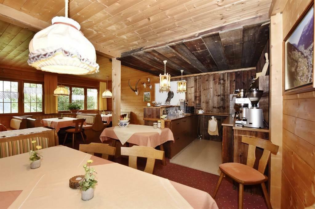Bed and Breakfast Berghof Gundalatsch à Gaschurn Extérieur photo