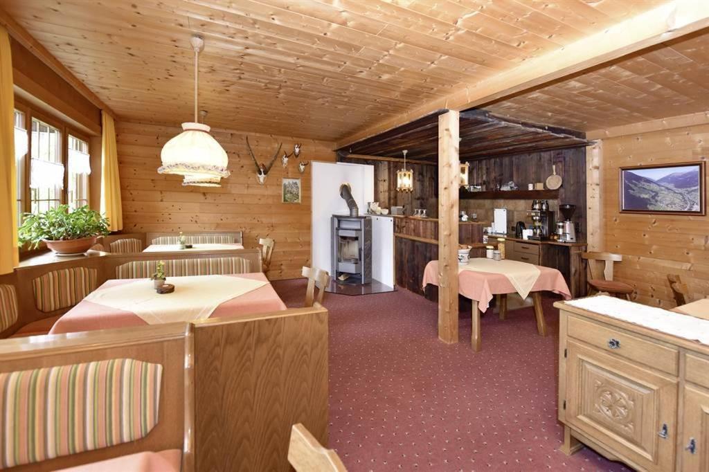 Bed and Breakfast Berghof Gundalatsch à Gaschurn Extérieur photo